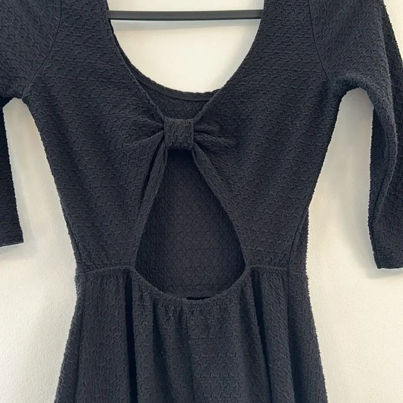 Hollister black dress with cutout back. - Picture 4 of 9